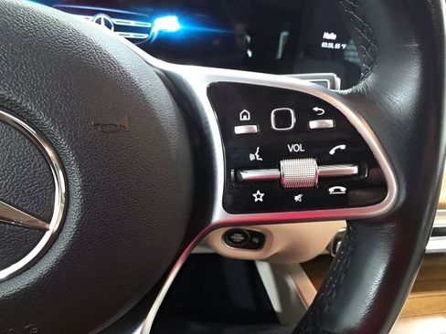 Used 2023 Mercedes-Benz GLE 350 4MATIC w/ Premium Package image 22