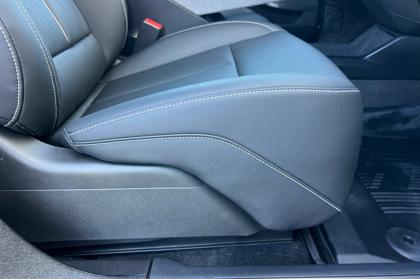 Used 2026 Cadillac Optiq Sport 2 w/ LPO, Floor Liner Package RWD image 22
