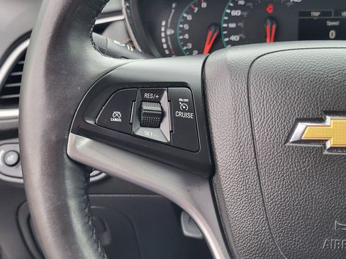 Used 2017 Chevrolet Trax LT w/ LT Convenience Package AWD/4WD image 14