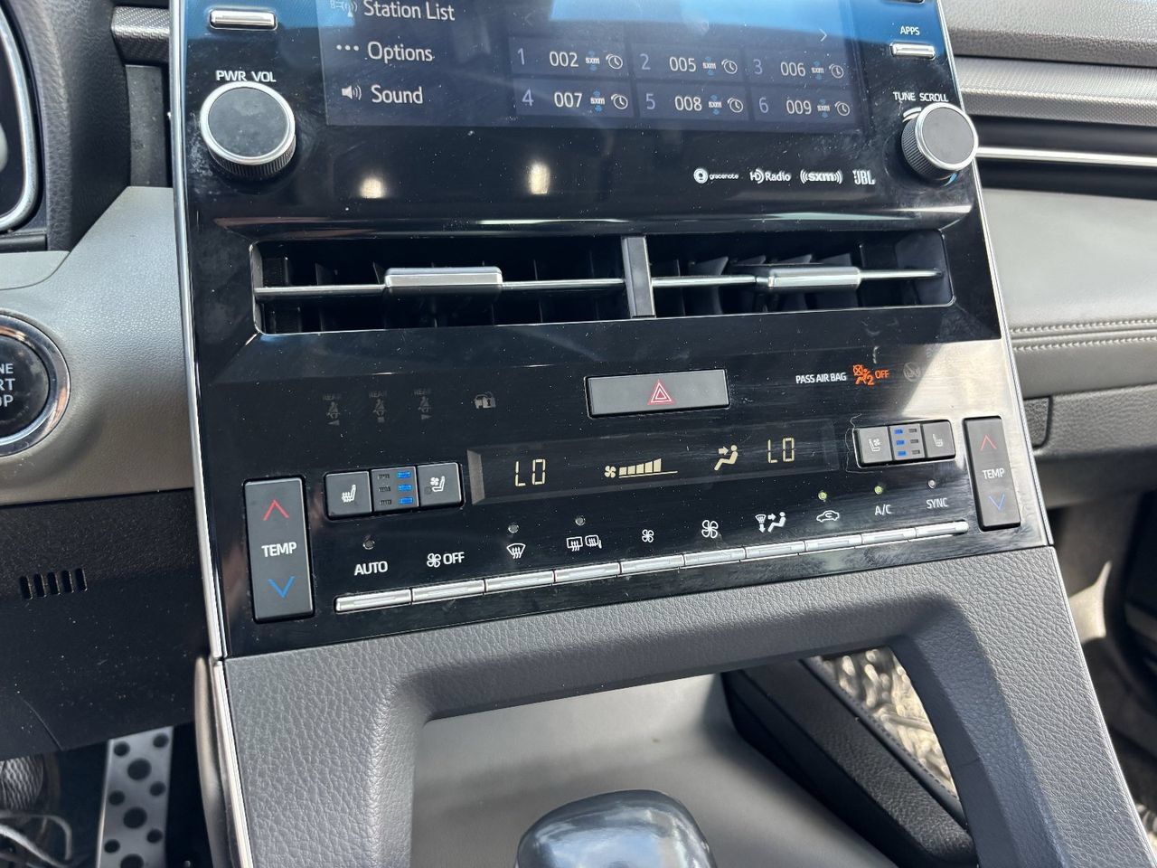 Used 2019 Toyota Avalon Touring w/ Advanced Safety Package FWD image 24