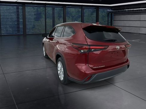 Used 2026 Toyota Highlander Limited image 6