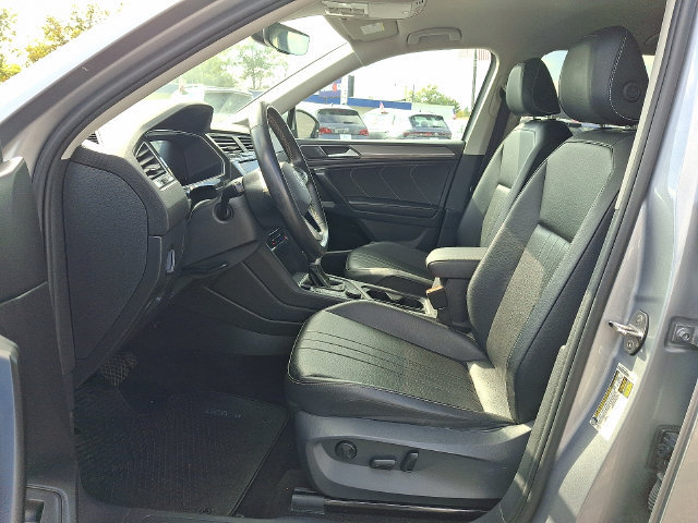 Used 2024 Volkswagen Tiguan SE AWD/4WD image 13