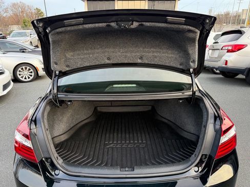 Used 2017 Honda Accord EX-L image 11