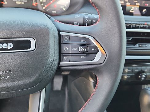 Used 2024 Jeep Compass Trailhawk image 17