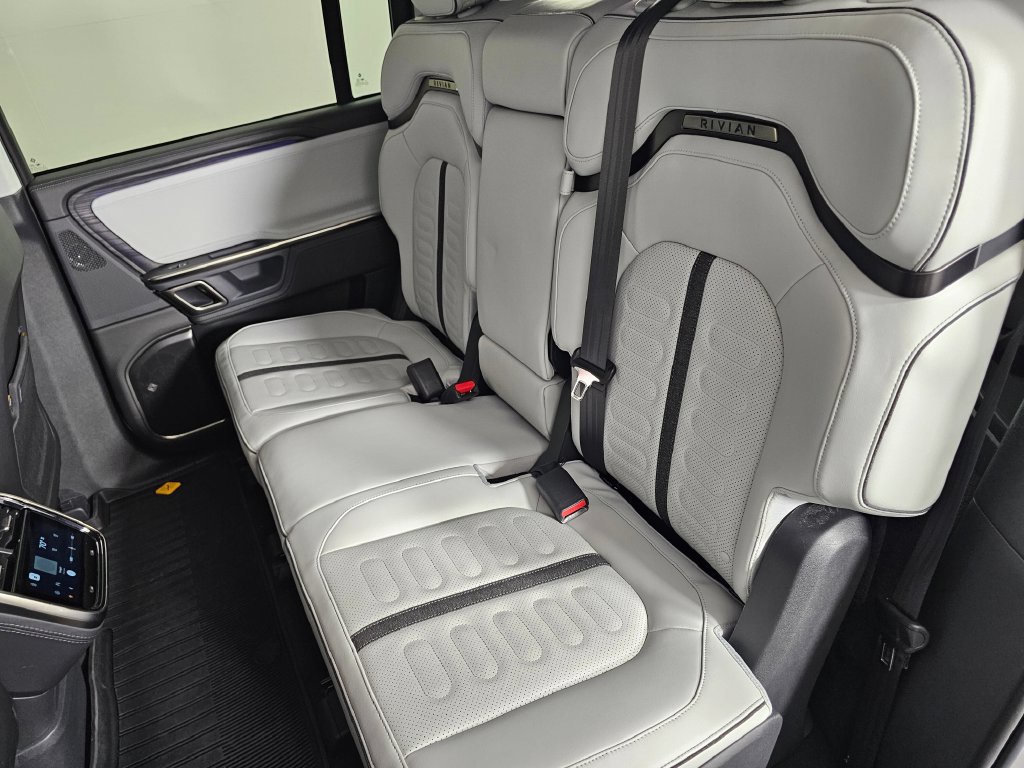 Used 2024 Rivian R1S Adventure Dual AWD/4WD image 19
