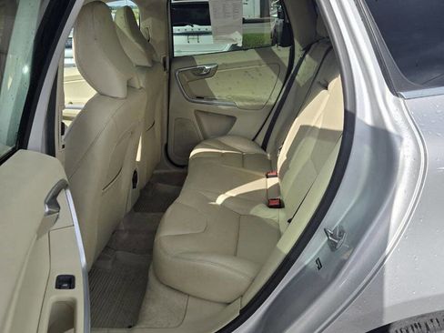 Used 2016 Volvo XC60 T5 Premier image 15