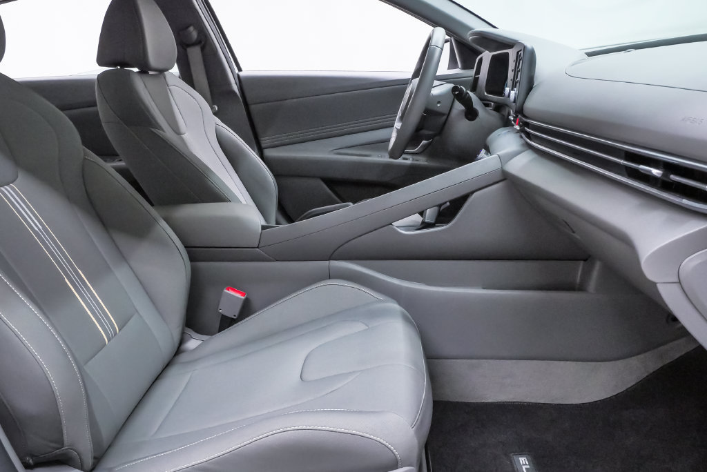 Certified 2026 Hyundai Elantra Sport FWD image 13