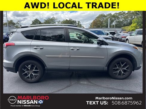 Used 2018 Toyota RAV4 SE image 8