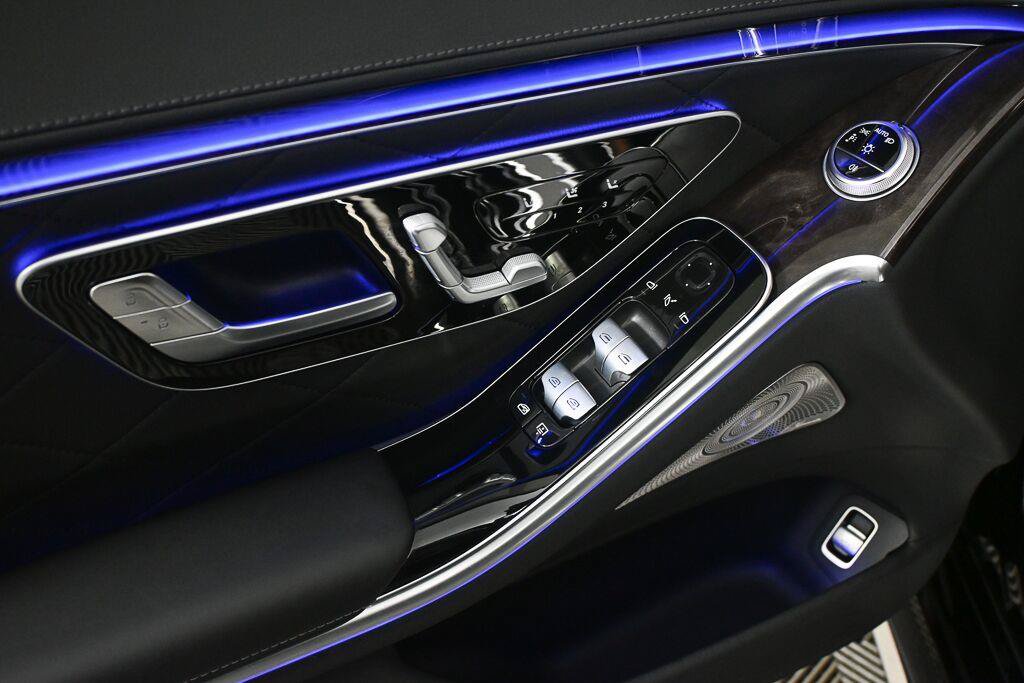 Certified 2025 Mercedes-Benz S 580 4MATIC Sedan image 8
