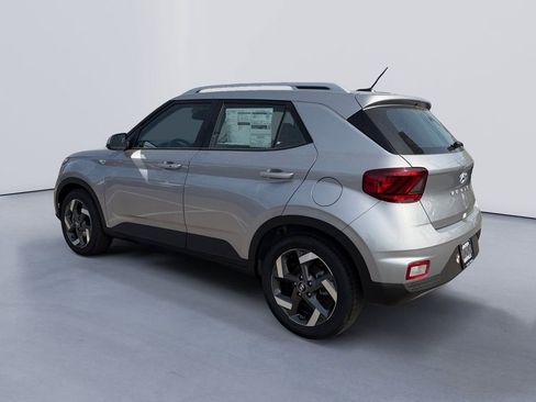 New 2026 Hyundai Venue SEL FWD image 5