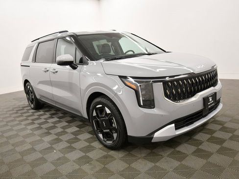 Certified 2025 Kia Carnival EX image 10