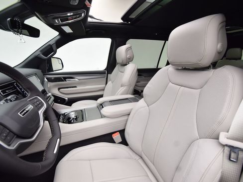 New 2026 Jeep Grand Wagoneer Limited image 34