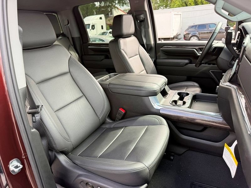 Used 2024 Chevrolet Silverado 3500 LTZ w/ LTZ Plus Package AWD/4WD image 15
