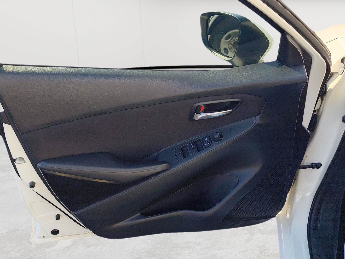 Used 2016 Scion iA FWD image 5