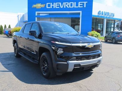 Certified 2025 Chevrolet Silverado EV LT w/ LPO, Utility Wall Package