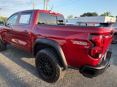 Used 2023 Chevrolet Colorado Trail Boss w/ Advanced Trailering Package AWD/4WD image 9