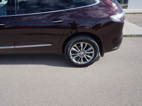 Used 2024 Buick Enclave Avenir w/ Avenir Technology Package AWD/4WD image 2
