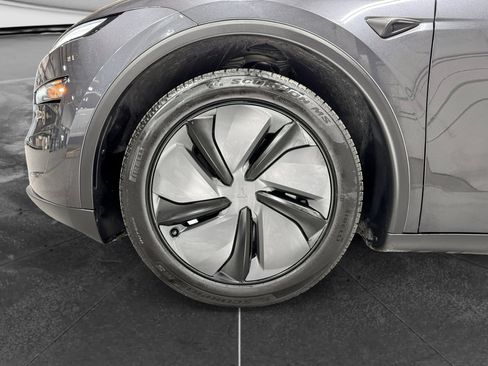 Used 2026 Tesla Model Y Long Range AWD/4WD image 27