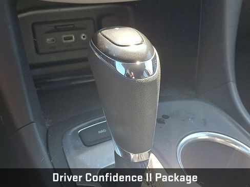 Used 2020 Chevrolet Equinox LT AWD/4WD image 16