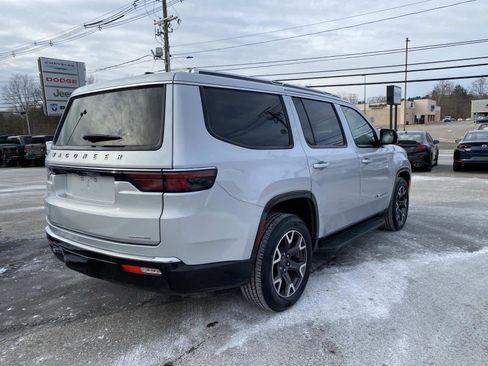 Used 2024 Jeep Wagoneer Series III image 3