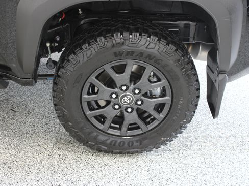 Used 2026 Toyota 4Runner SR5 AWD/4WD image 10