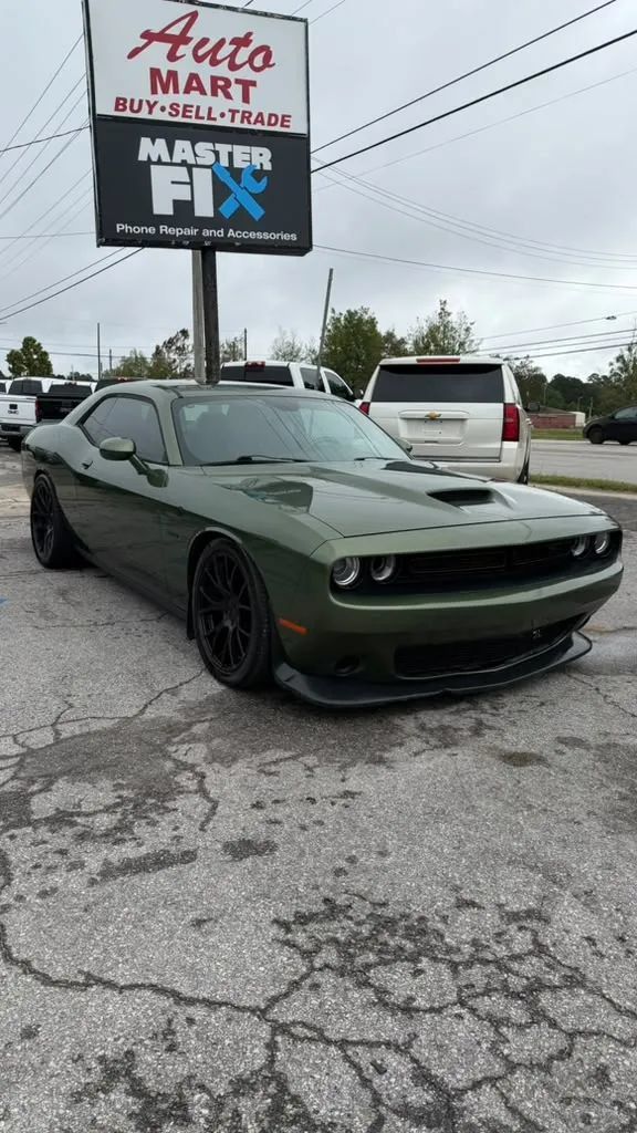 Used 2019 Dodge Challenger R/T w/ Plus Package RWD image 2
