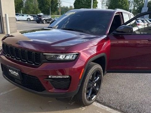 Used 2025 Jeep Grand Cherokee Limited w/ Black Appearance Package image 2