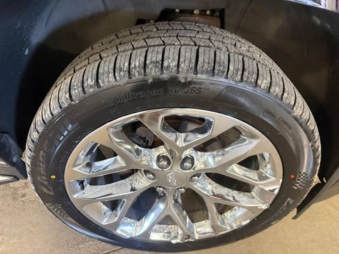 Used 2018 Cadillac Escalade ESV Luxury AWD/4WD image 14