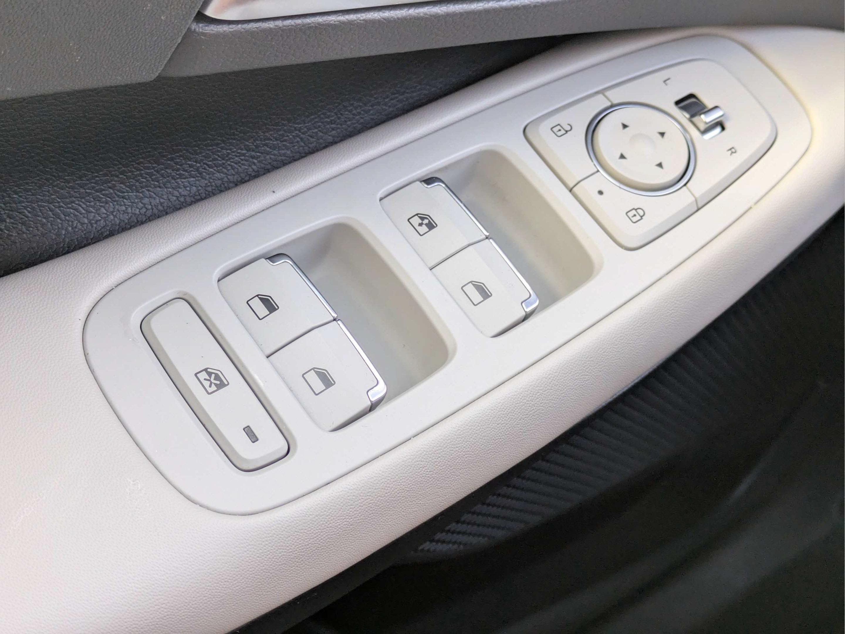 Used 2023 Hyundai Sonata SE FWD image 21