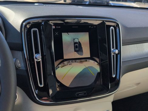 New 2026 Volvo XC40 B5 Ultra w/ Protection Package Premier image 19