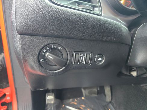 Used 2020 Dodge Challenger SXT image 19