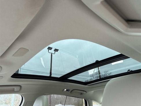 Used 2021 Volvo S90 T6 Inscription image 24