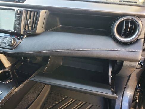 Used 2017 Toyota RAV4 XLE image 30