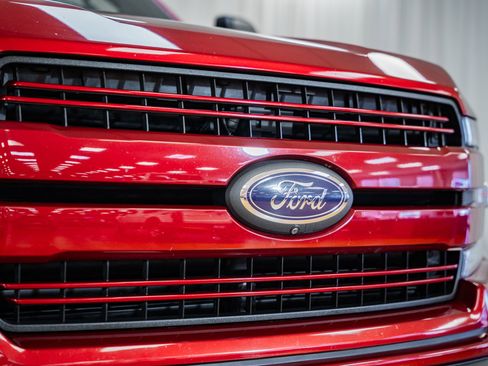 Used 2019 Ford F150 Lariat w/ Equipment Group 502A Luxury image 7