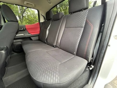 Used 2022 Toyota Tacoma SR5 w/ Technology Package AWD/4WD image 28