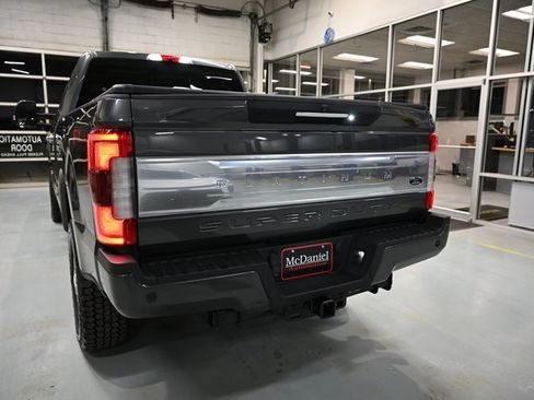 Used 2019 Ford F250 Platinum w/ Platinum Ultimate Package image 6