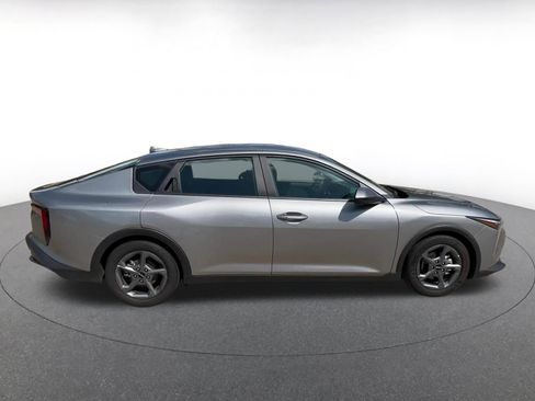 Used 2025 Kia K4 LXS image 16