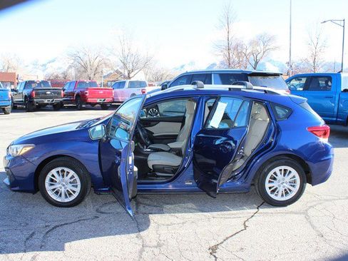 Used 2017 Subaru Impreza 2.0i Premium image 8