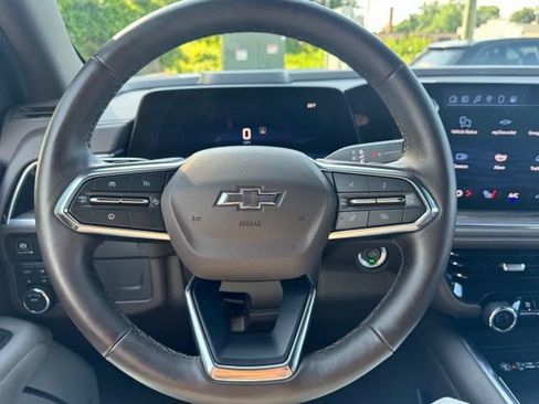 Used 2025 Chevrolet Suburban Z71 w/ Comfort Package AWD/4WD image 32