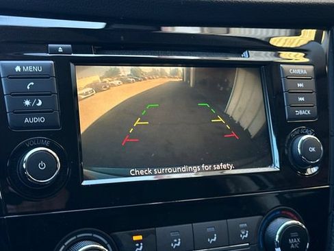 Used 2020 Nissan Rogue S FWD image 22