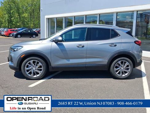 Used 2023 Buick Encore GX Essence w/ Experience Buick Package FWD image 3