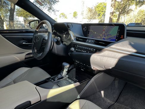 Certified 2021 Lexus ES 300h Ultra Luxury w/ Accessory Package 2 image 47