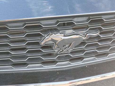 Used 2017 Ford Mustang Premium image 31