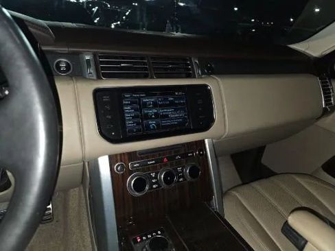 Used 2015 Land Rover Range Rover Supercharged image 14