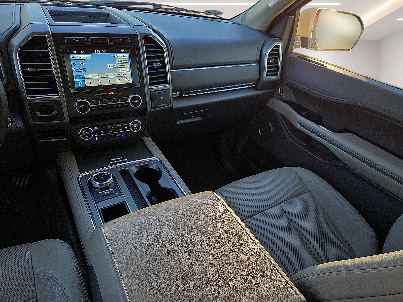 Used 2018 Ford Expedition XLT w/ Equipment Group 202A RWD image 13