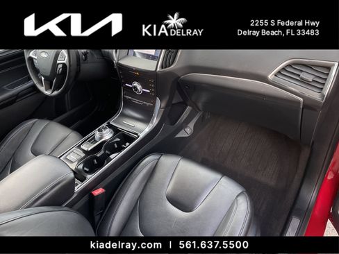 Used 2020 Ford Edge Titanium image 11