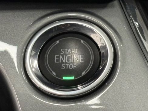 Used 2025 Chevrolet Trax LT image 21