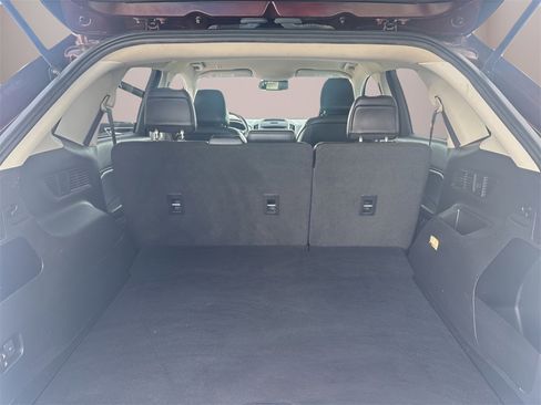 Used 2020 Ford Edge SEL image 16