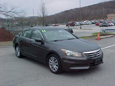 Used 2011 Honda Accord EX-L image 2