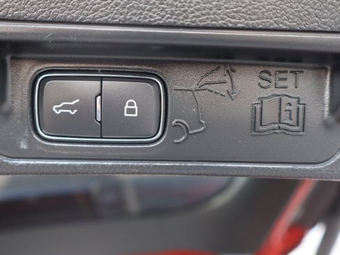 Used 2022 Ford Explorer Limited w/ Equipment Group 301A image 23